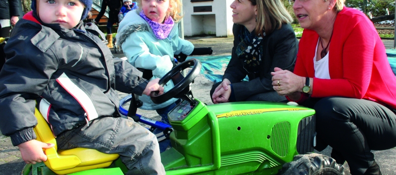 Ich besuche derzeit alle Kindertagesstätten im Landkreis, die vom Bundesprogramm „Sprachkitas“ gefördert werden.