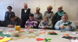 Lebenshilfe Rastatt-Murgtal dekoriert den Weihnachtsbaum des Deutschen Bundestages