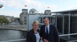 „Politik trifft Wirtschaft“ – Björn Kaiser begleitet Gabriele Katzmarek im Bundestag