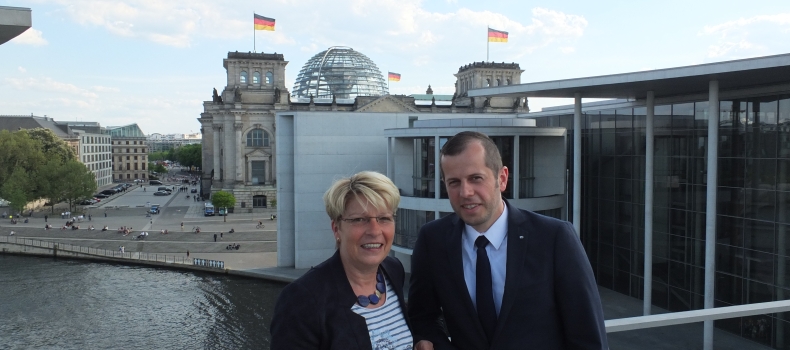 „Politik trifft Wirtschaft“ – Björn Kaiser begleitet Gabriele Katzmarek im Bundestag