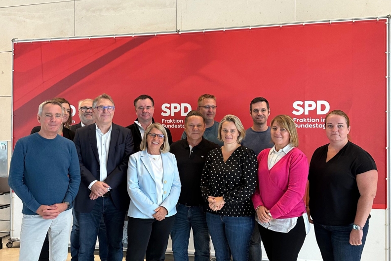 IG BCE-Betriebsräte zu Besuch im Bundestag!